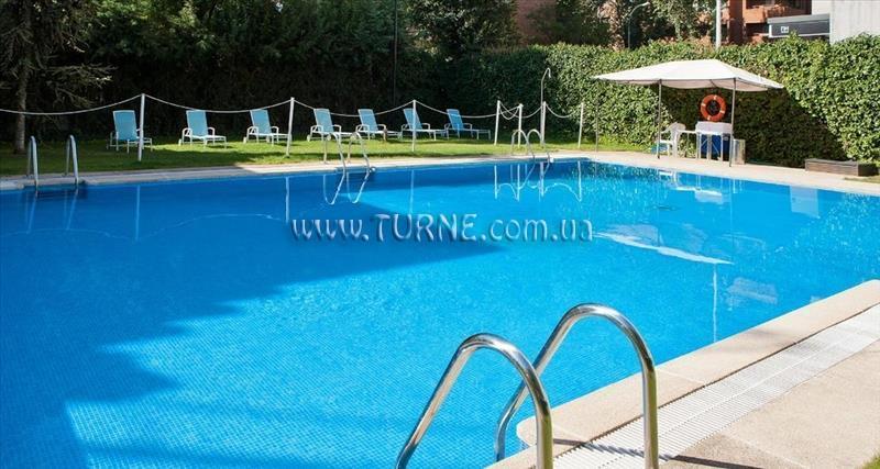 Готель Parque Avenidas 4*