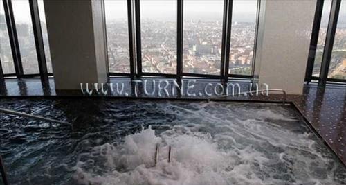 Отель Eurostars Madrid Tower 5*
