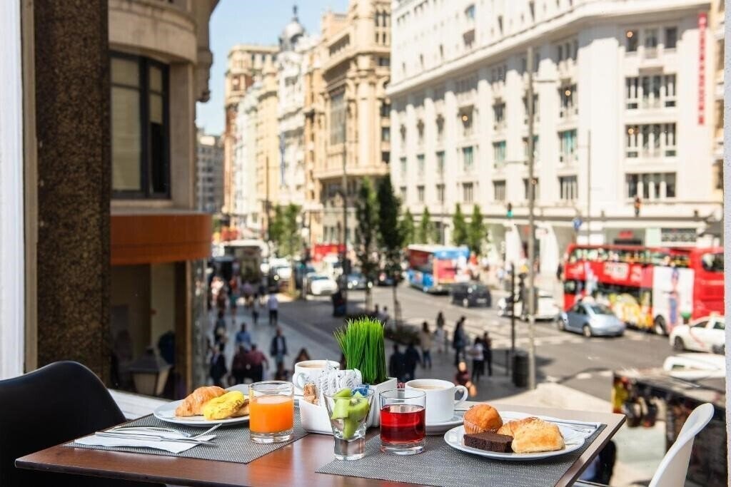 Отель Hotel Madrid Gran Via 25 (ex. Tryp Gran Via) 3*