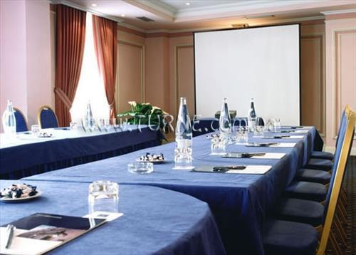 Готель Tryp Ambassador 5*