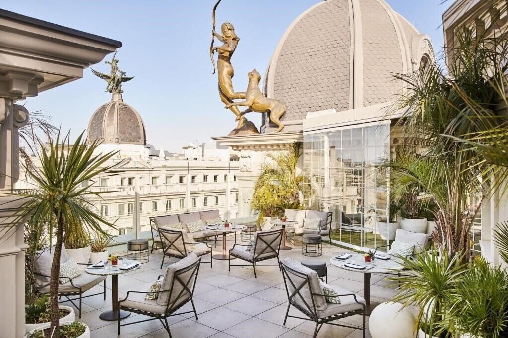 Готель Hyatt Centric Gran Via Madrid 5*
