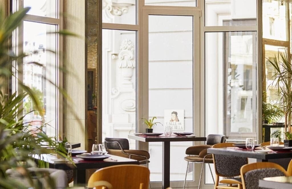 Картинка Hyatt Centric Gran Via Madrid 5*