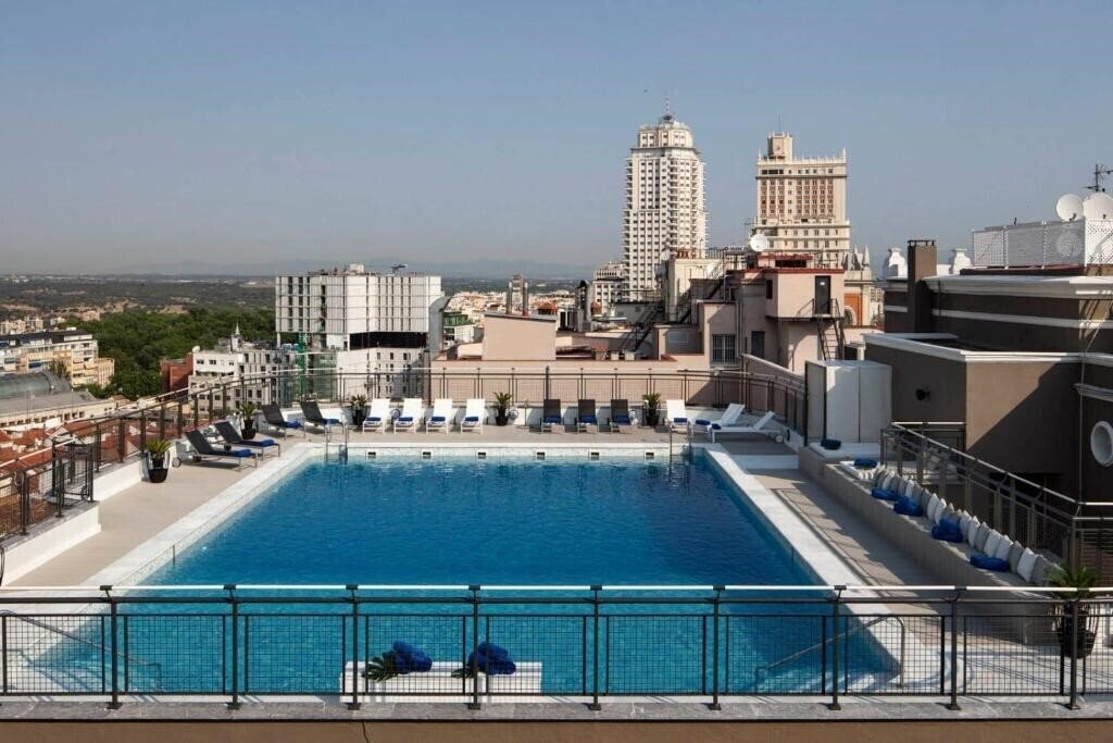 Готель Emperador 4*