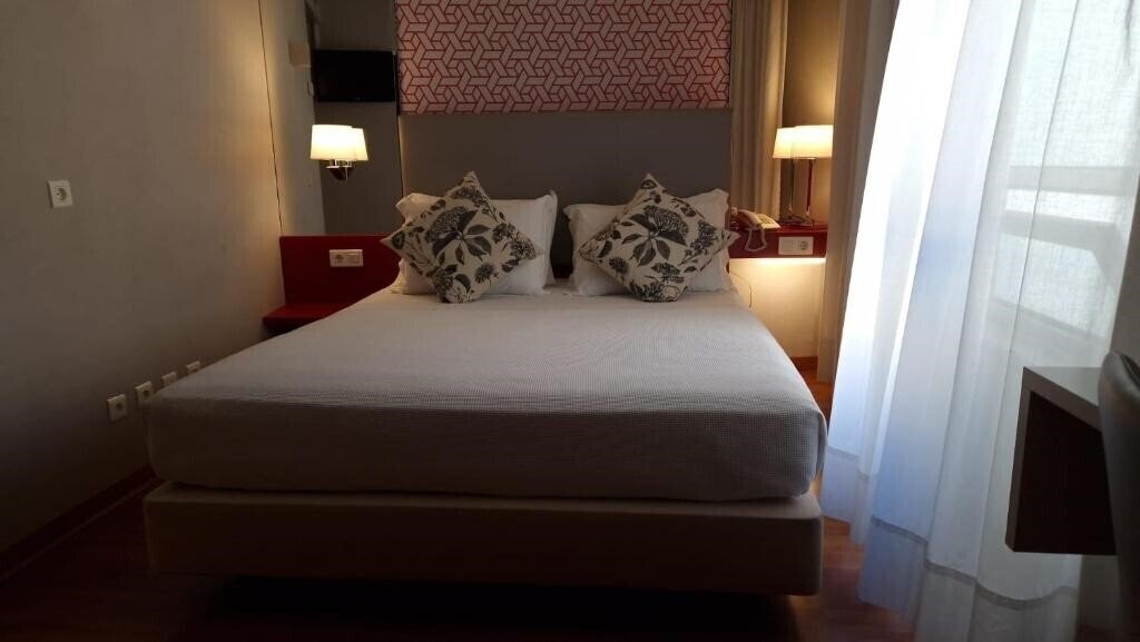 Картинка 3 Kingdoms From Madrid (7n)  4 * 4*