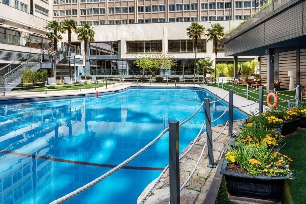 Готель Melia Castilla 4*