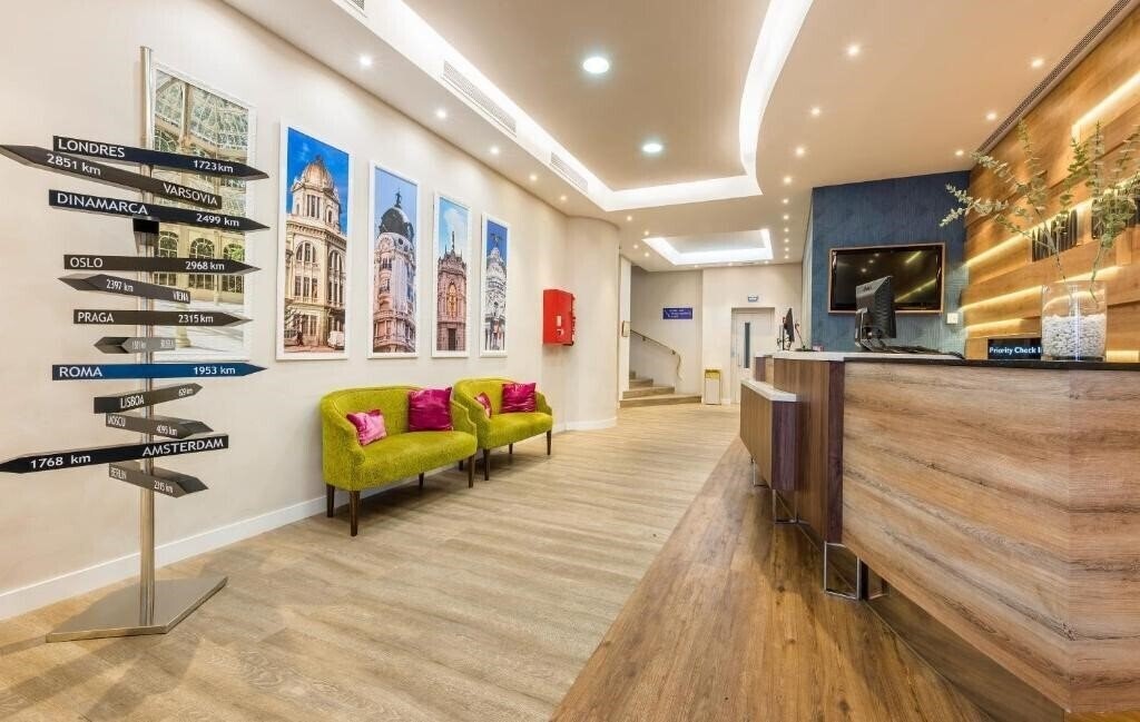 Фотографія Hotel Madrid Centro Affiliated by Melia 3*