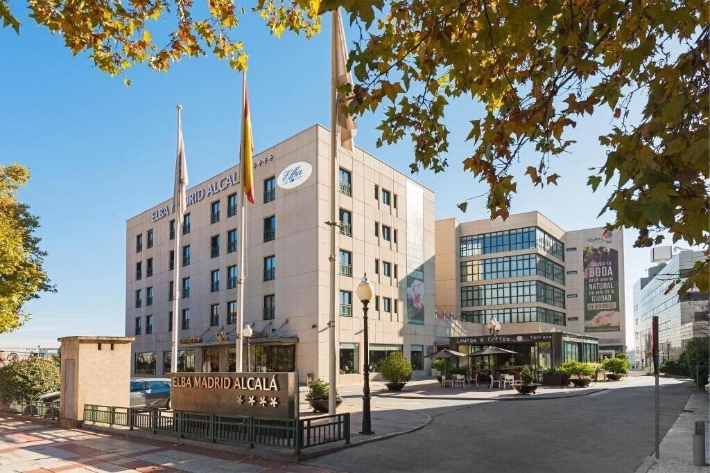 Готель Elba Madrid Alcala 4*