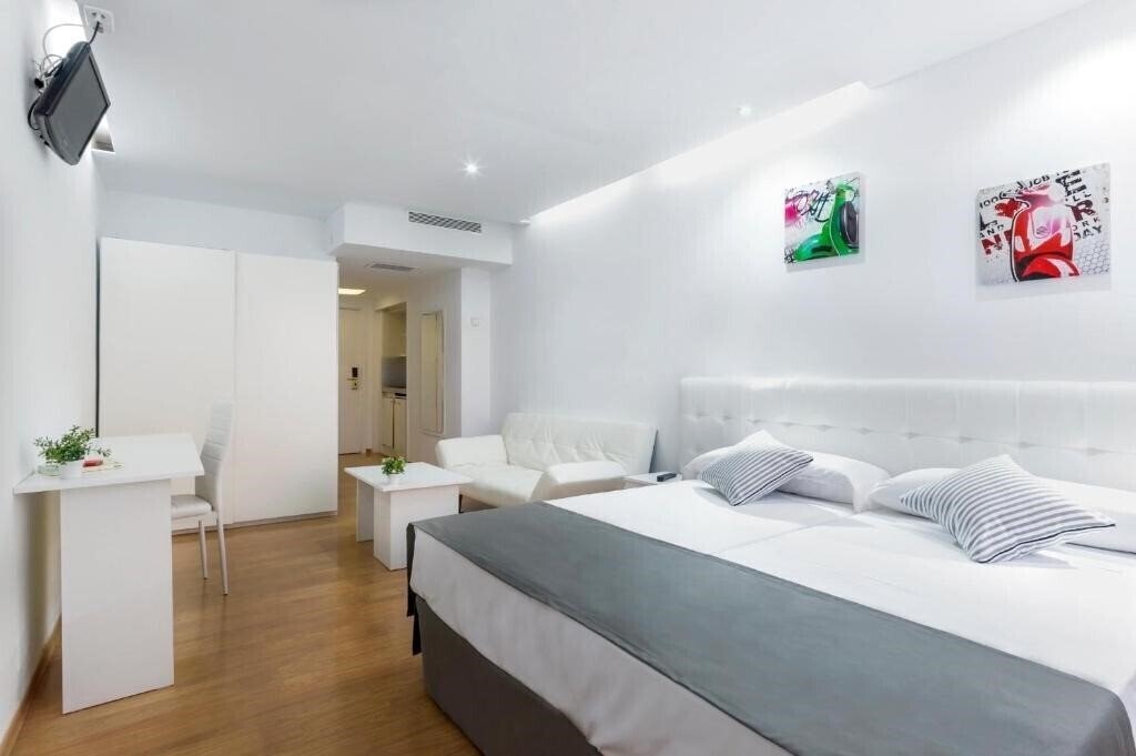Фото Bluesense Madrid Serrano 2*