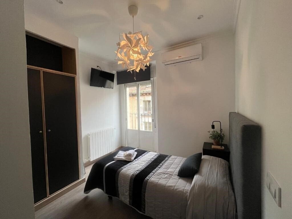 Готель Hostal Inter Plaza Mayor 2*