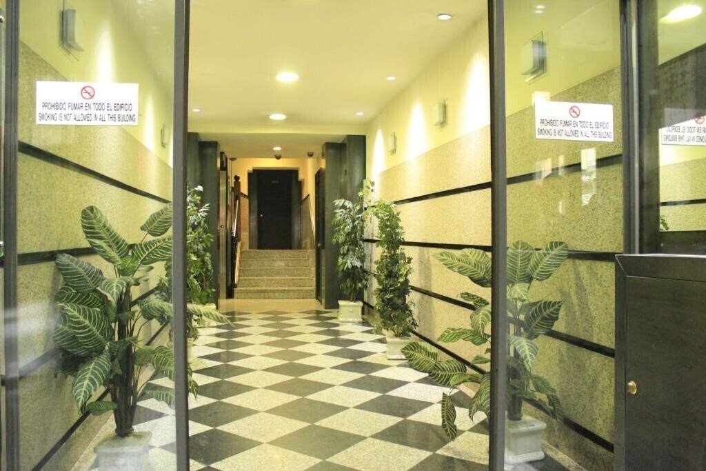 Отель Hostal Inter Puerta Del Sol 3*