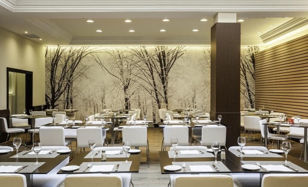 Изображение Ilunion Suites Madrid 4*