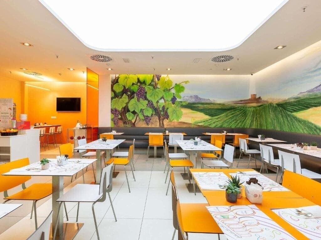 Фото Ibis Styles Madrid Prado 3*