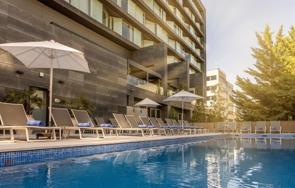 Готель Ilunion Atrium 4*
