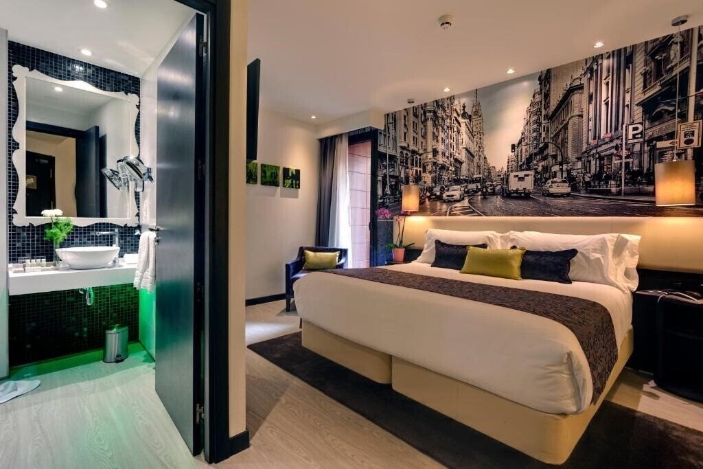 Отель Indigo Madrid Gran Via Hotel 4*