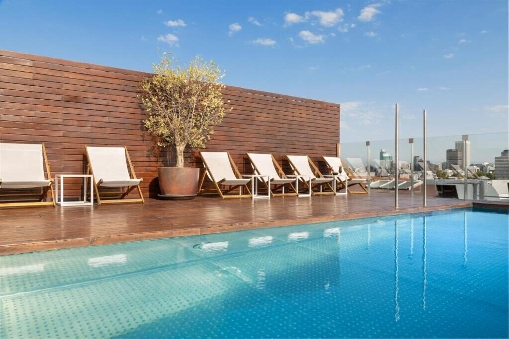 Отель Melia Madrid Serrano 4*