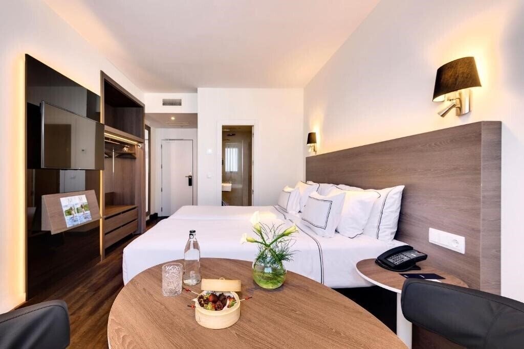 Фотография Melia Madrid Serrano 4*