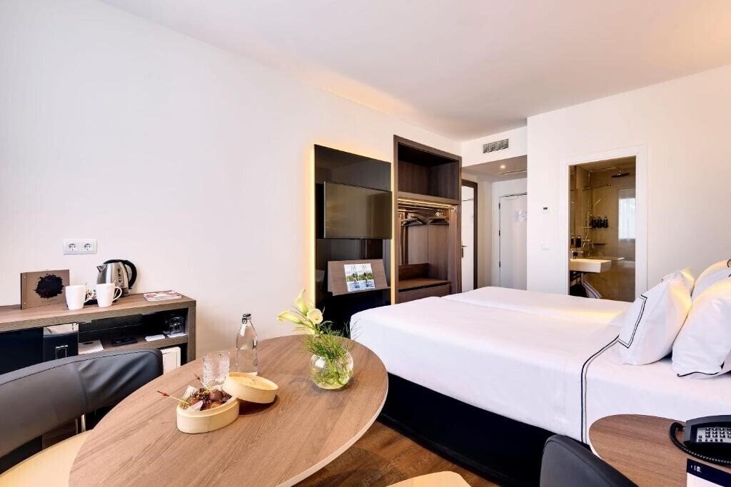 Изображение Melia Madrid Serrano 4*
