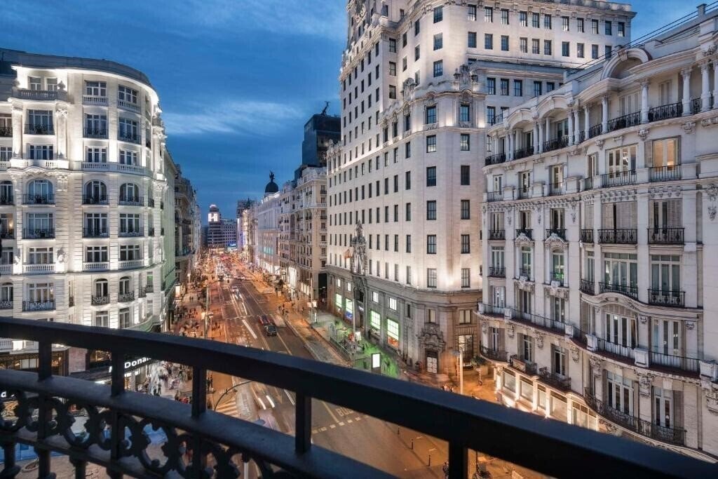 Готель Nh Collection Madrid Gran Via 4*