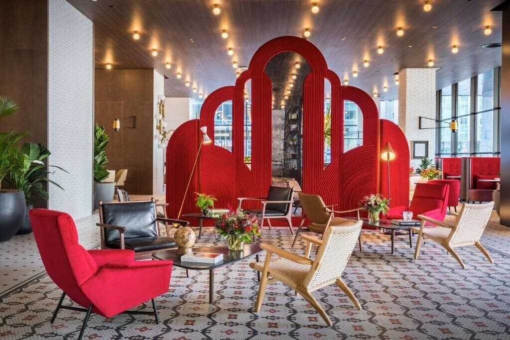 Готель Canopy By Hilton Madrid Castellana 4*