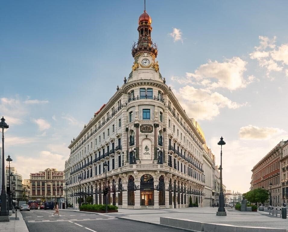Готель Four Seasons Hotel Madrid 5*