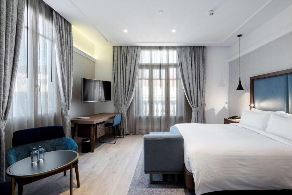 Готель Doubletree by Hilton Madrid-Prado 4*