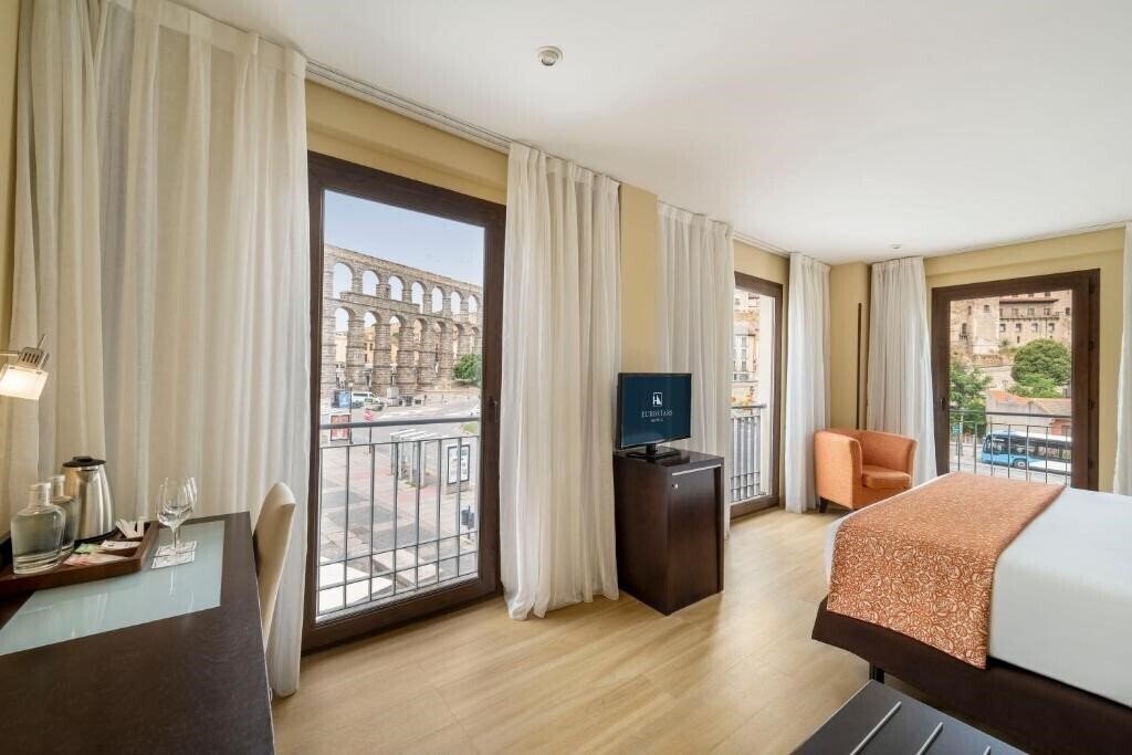 Фото Eurostars Plaza Acueducto 4*