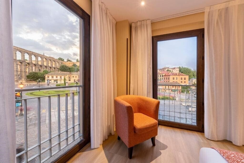 Картинка Eurostars Plaza Acueducto 4*