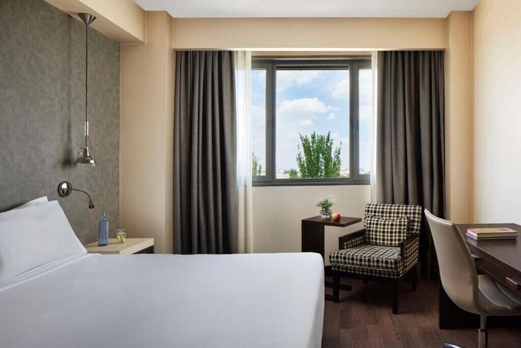 Фото NH Alcorcón 4*