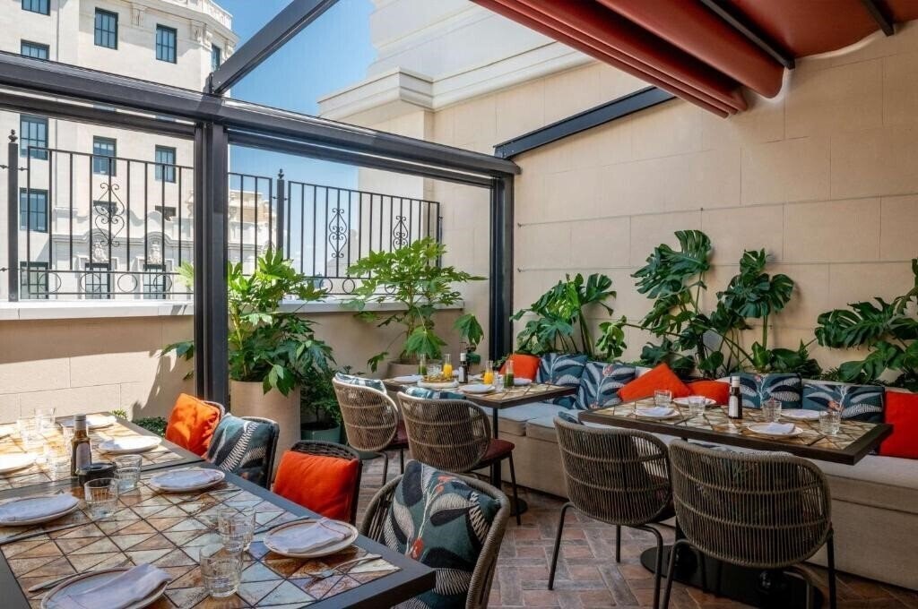 Картинка Hotel Montera Madrid, Curio Collection by Hilton 5*