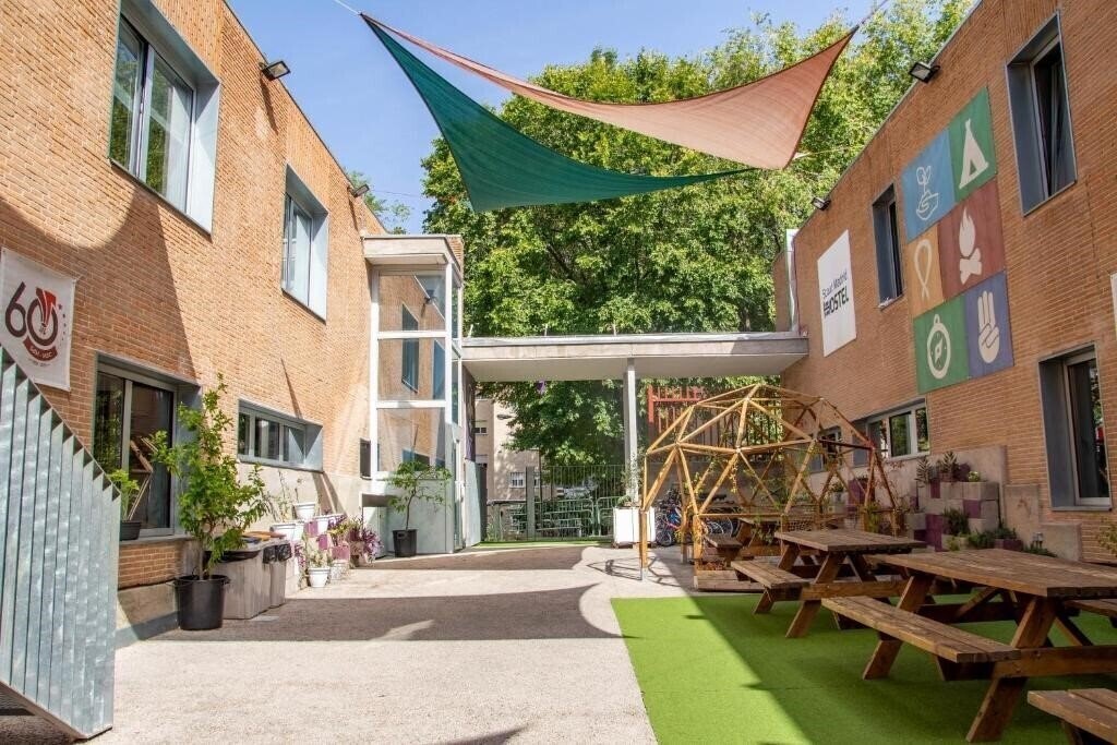 Отель Scout Madrid Hostel 4*