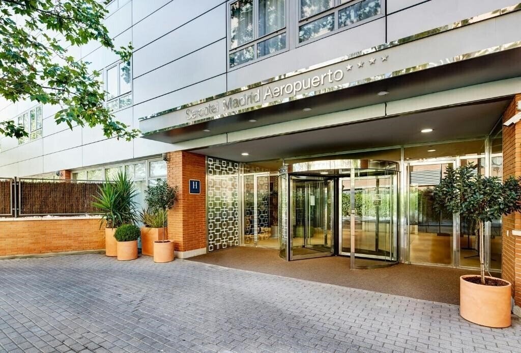 Отель Sercotel Madrid Aeropuerto 4*