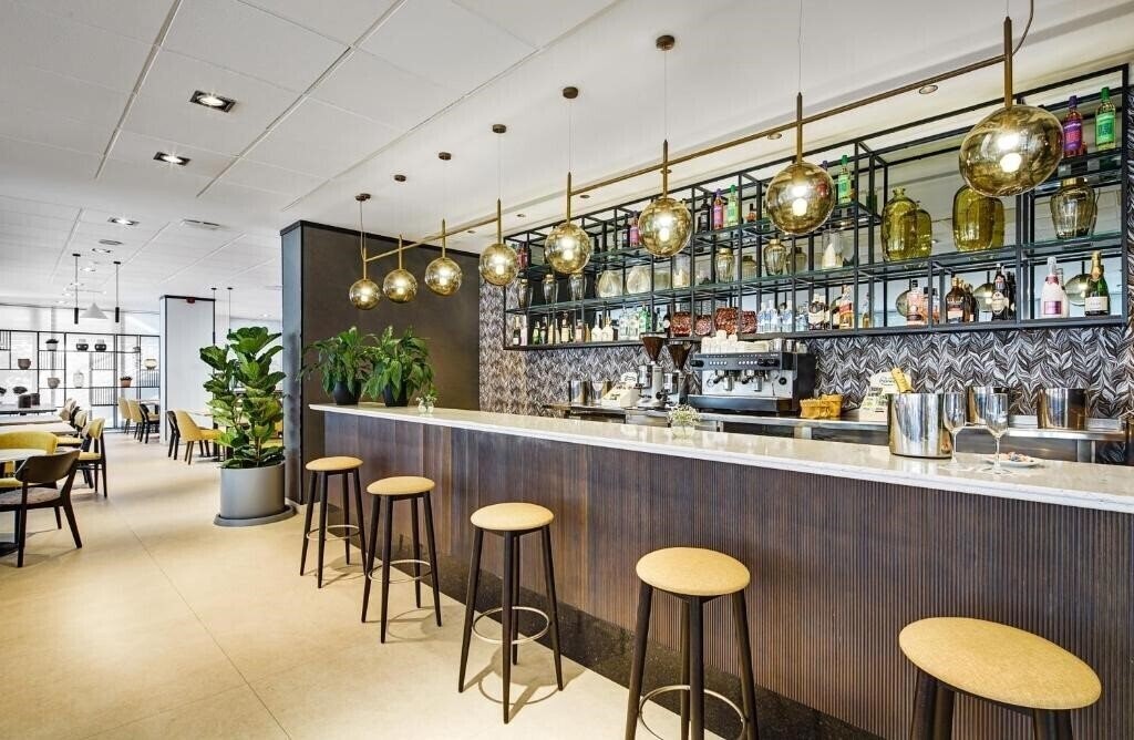 Фотографія Sercotel Madrid Aeropuerto 4*