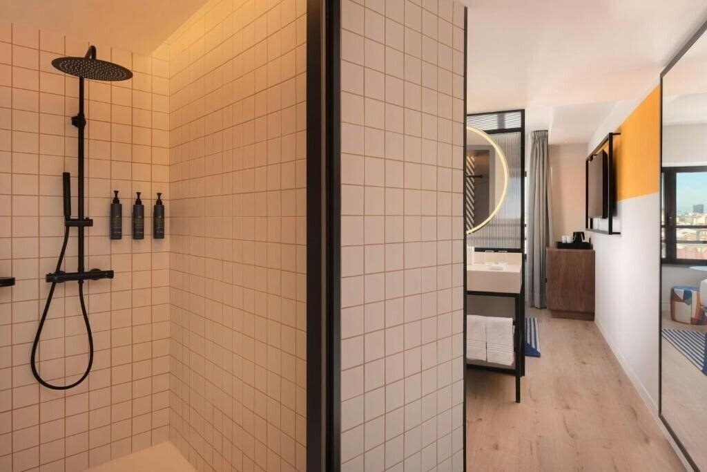 Фотографія Aloft Madrid Gran Via 4*