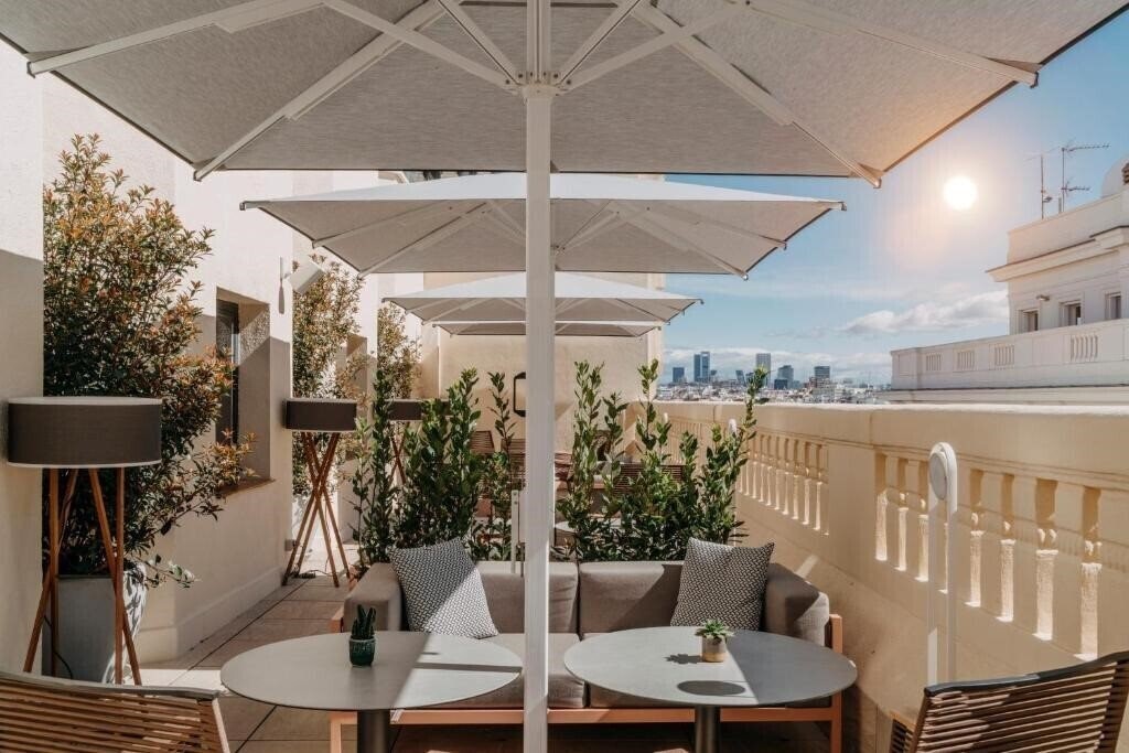 Готель Innside Madrid Gran Via 4*