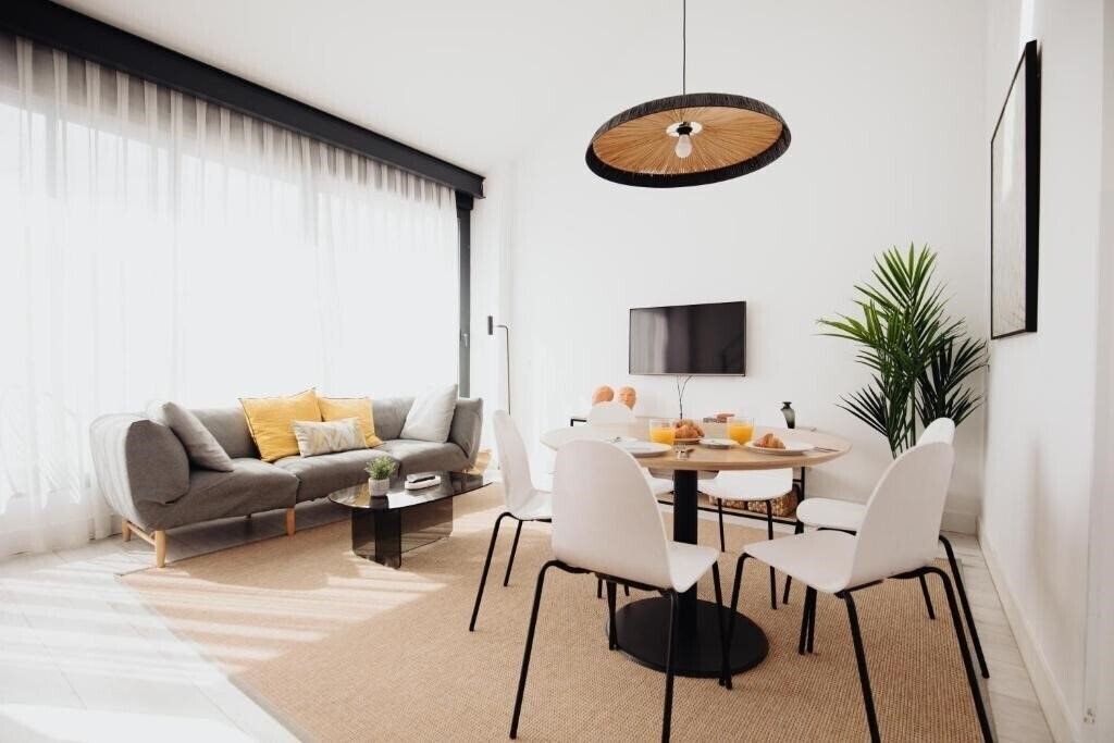 Отель Aspasios Atocha Apartments 4*