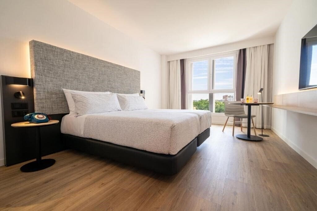 Фото Innside by Melia Madrid Valdebebas 4*