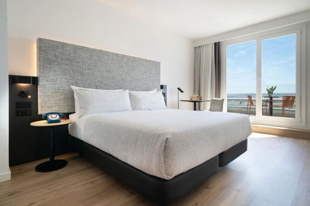 Фотографія Innside by Melia Madrid Valdebebas 4*