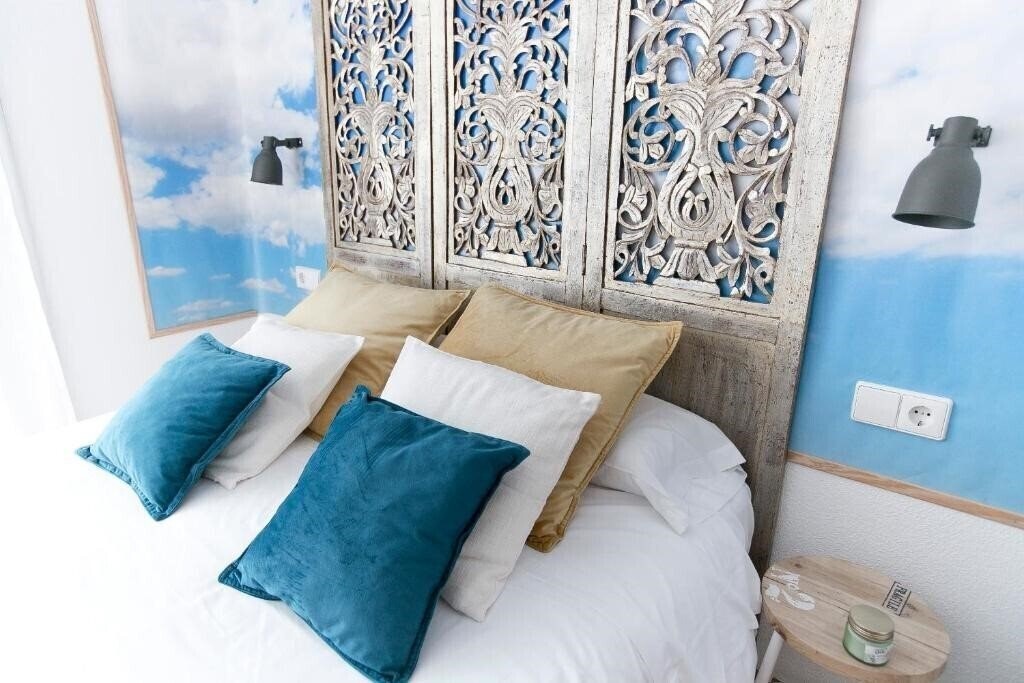 Готель Hostal Vazquez De Mella 2*