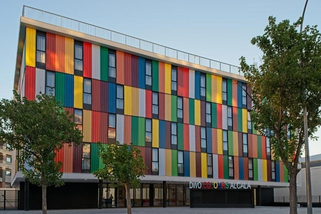 Готель Dwo Colours Alcala 4*