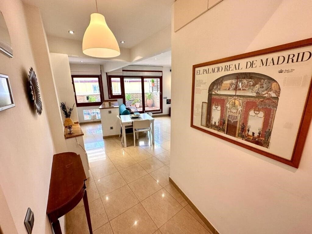 Готель Far Home Gran Via 3*