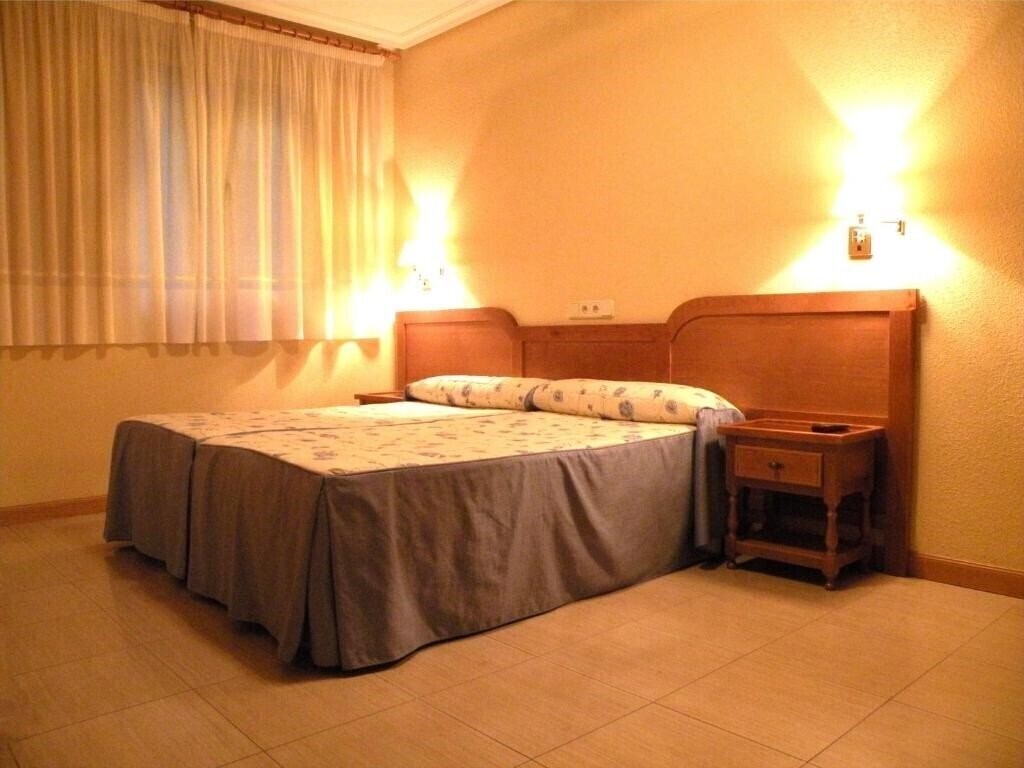 Готель Hostal Benamar 3*