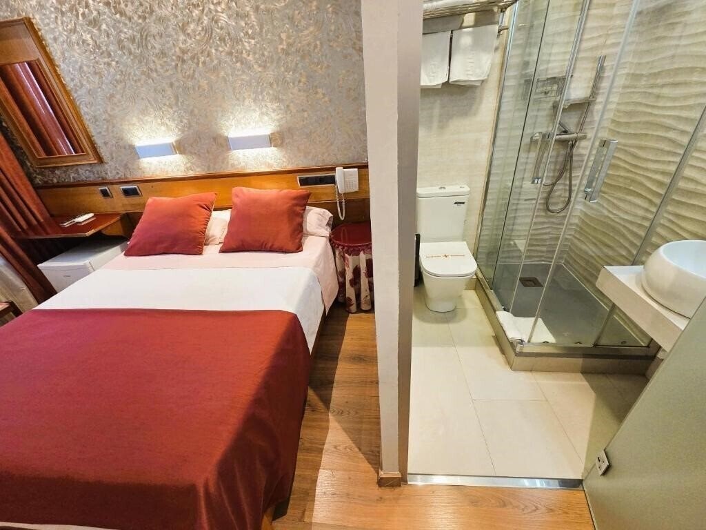 Фотографія Hostal Hispano Argentino 3*