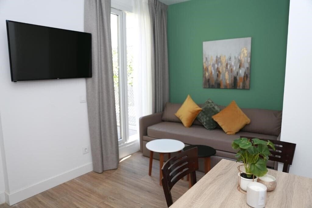 Картинка New Point Madrid Opera 3*