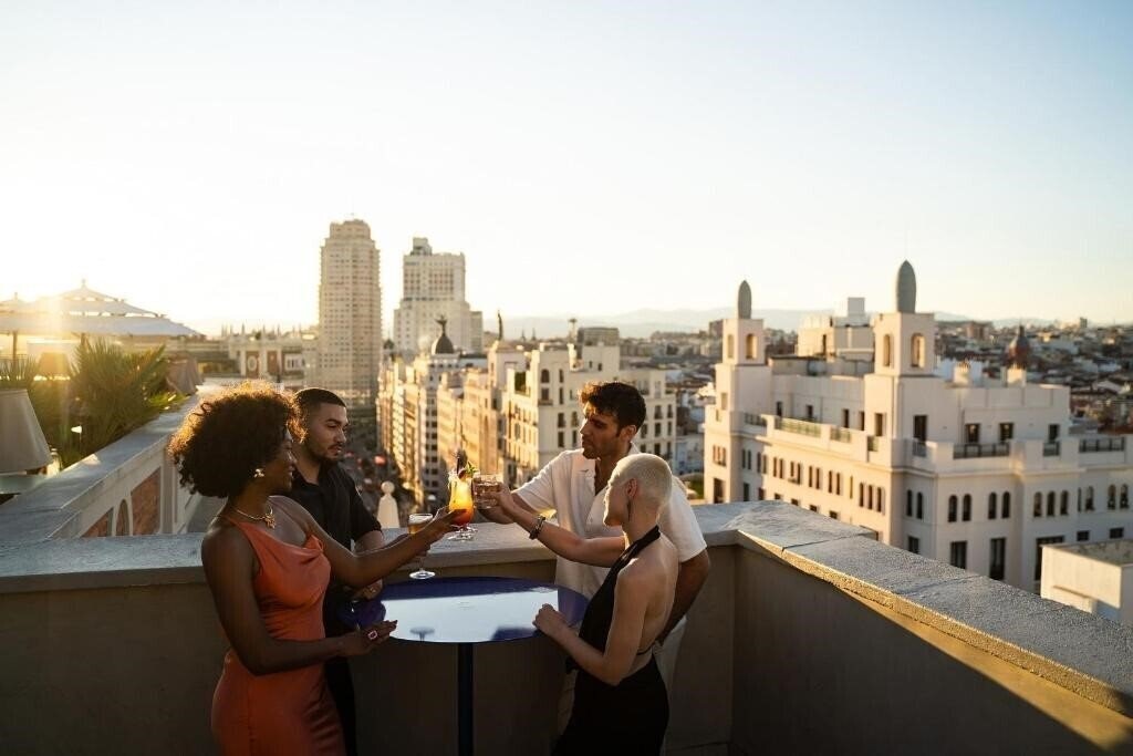 Картинка Room Mate Macarena - Gran Via 3*