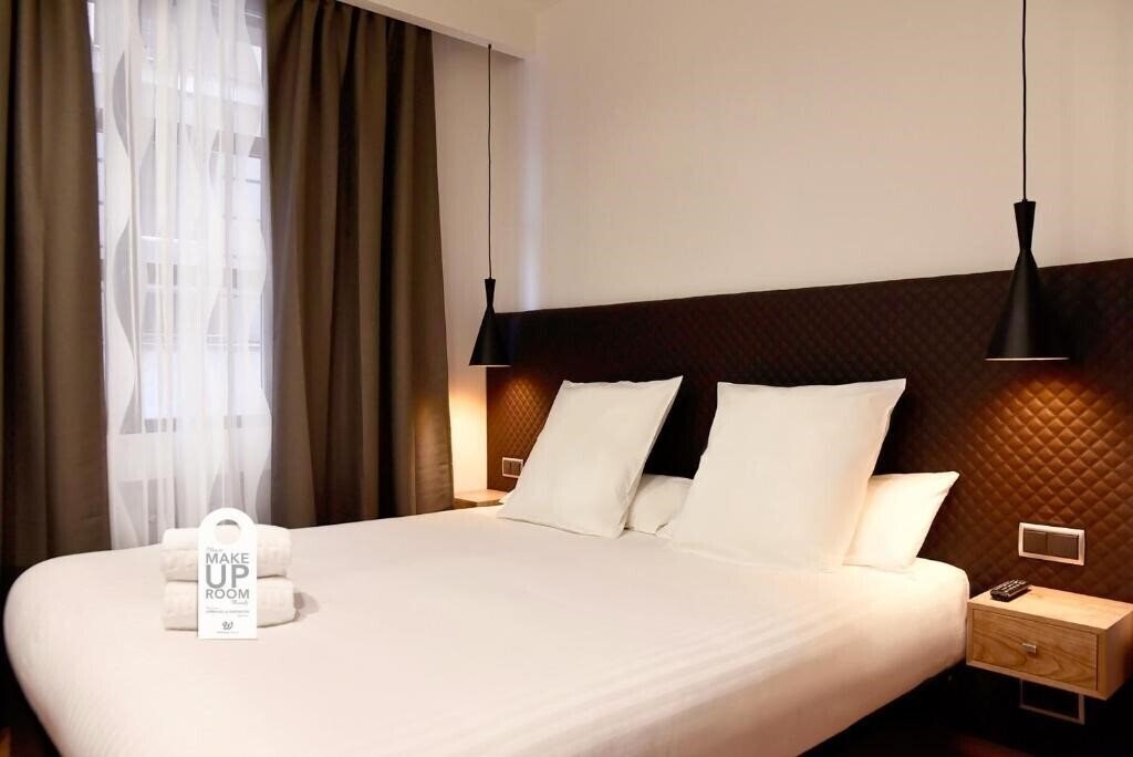 Отель Woohoo Suites Madrid 2*