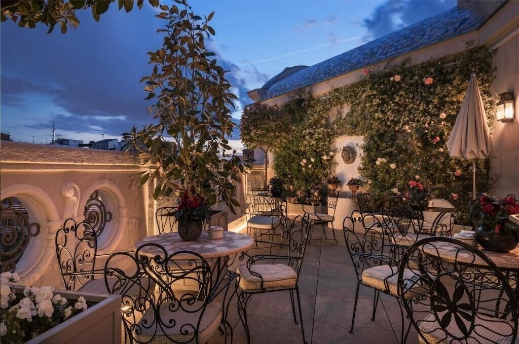 Отель Relais & Chateaux Heritage Madrid 5*