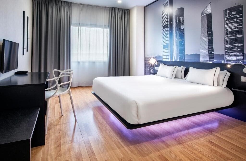Отель B&B Hotel Madrid Aeropuerto T4 4*