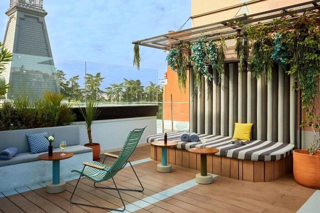 Отель The Social Hub Madrid 4*