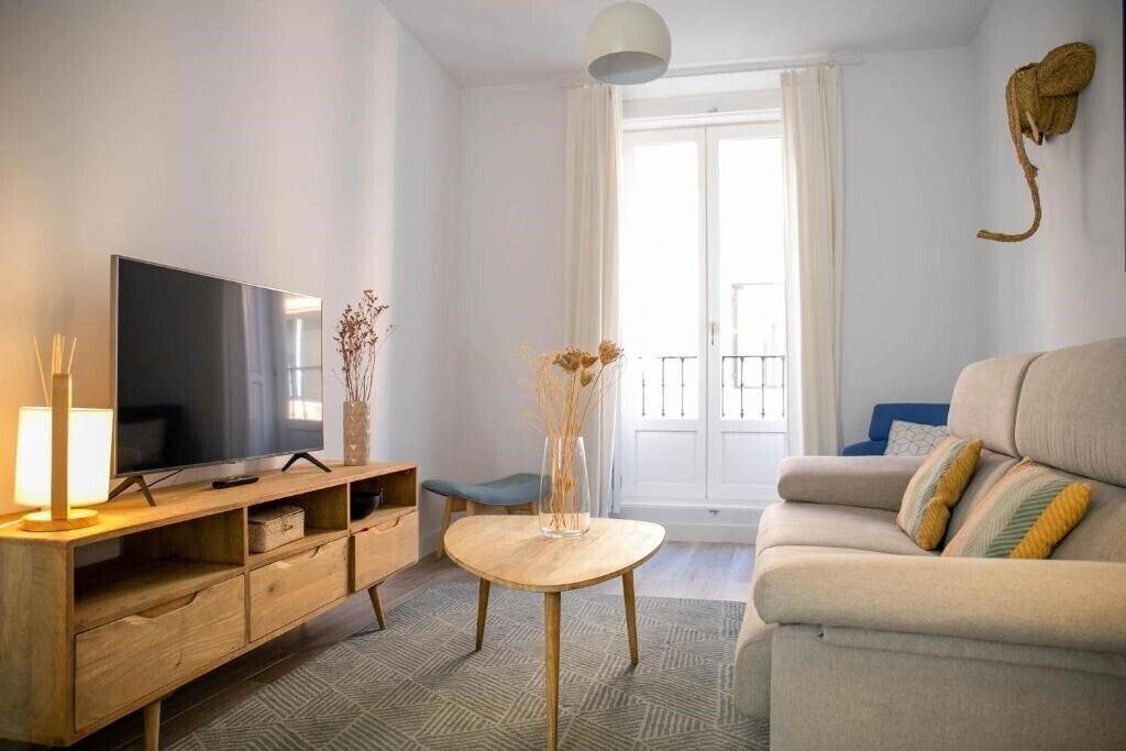 Отель Aspasios Gran Via Apartments 3*