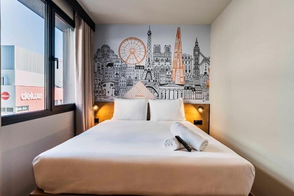 Фото Easyhotel Madrid Alcala 2*